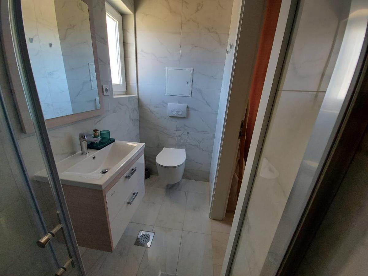 Apartments Tanja Zavalatica Ngoại thất bức ảnh