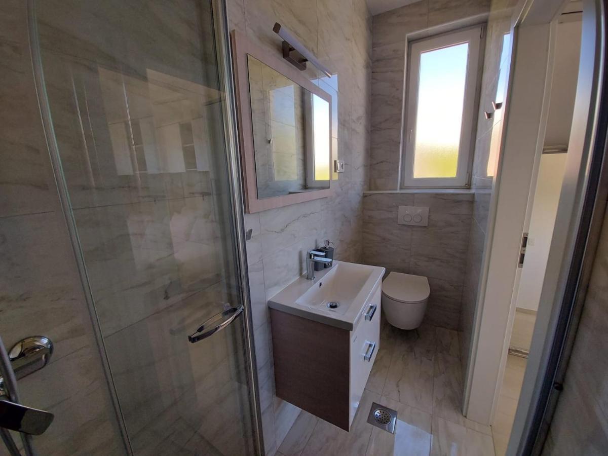 Apartments Tanja Zavalatica Ngoại thất bức ảnh