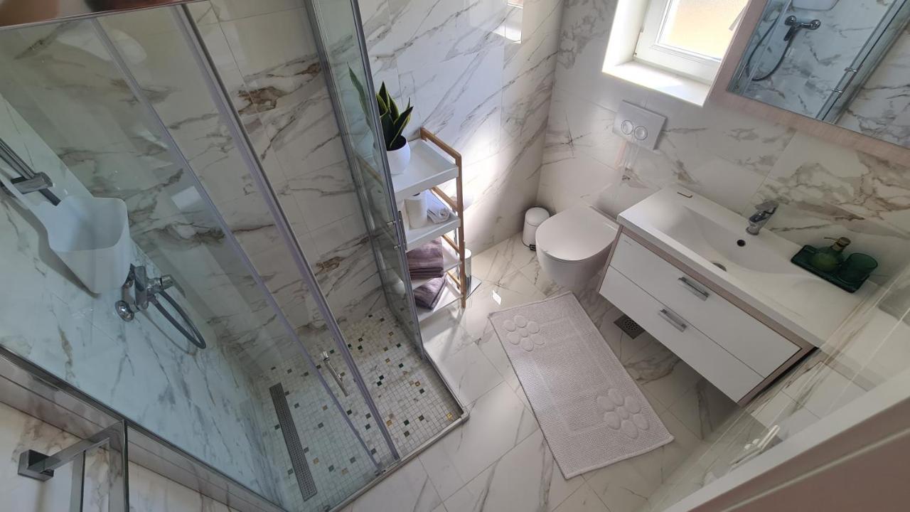 Apartments Tanja Zavalatica Ngoại thất bức ảnh